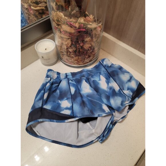 lululemon athletica Pants - Lululemon Hotty Hot Short II *2.5" Mini Blush Blue Sz 6